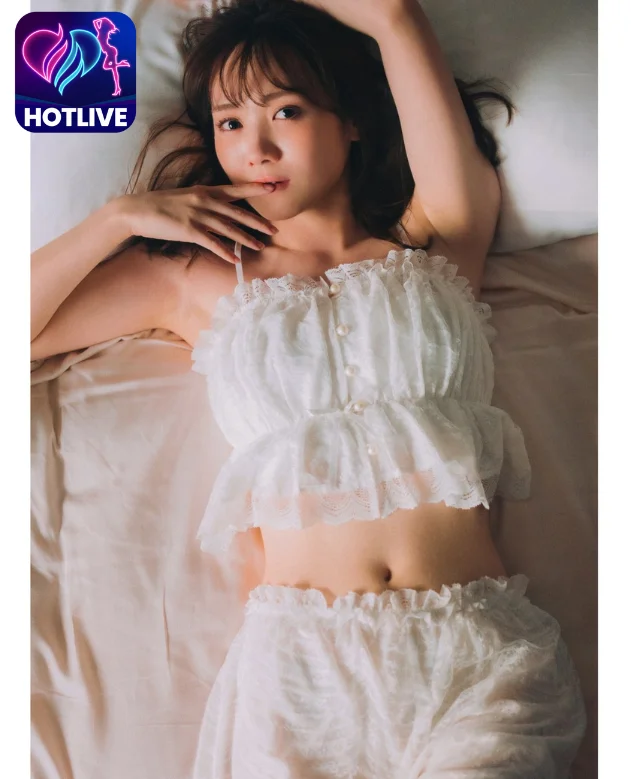 Mayu Tamura-Hotlive