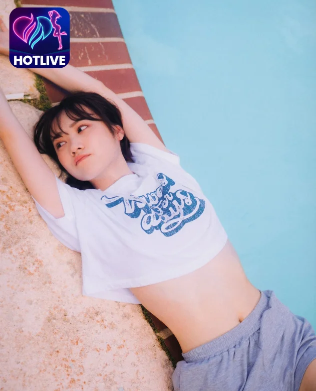 Mayu Tamura-Hotlive