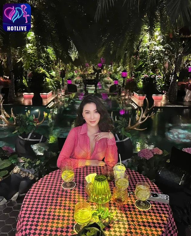 Quỳnh Thư-hotlive 