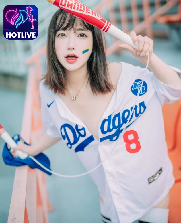Son Ye-eun-Hotlive