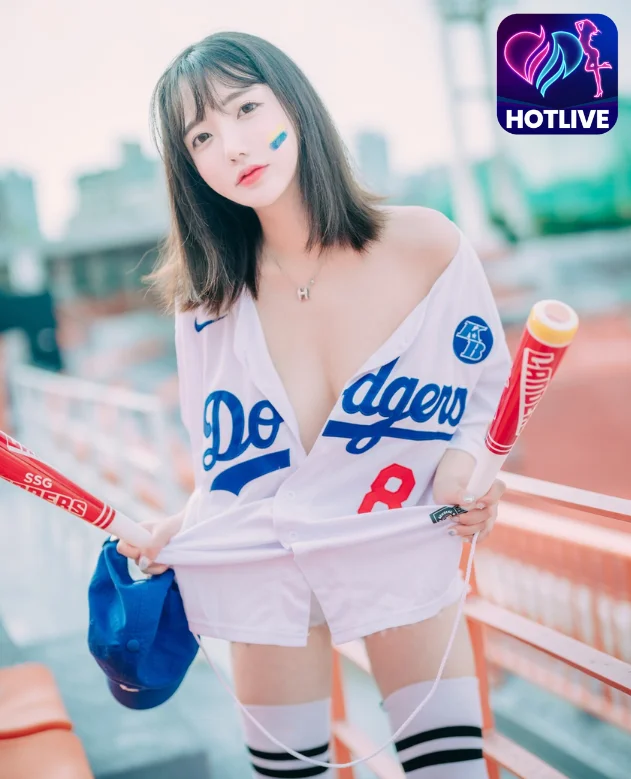 Son Ye-eun-Hotlive