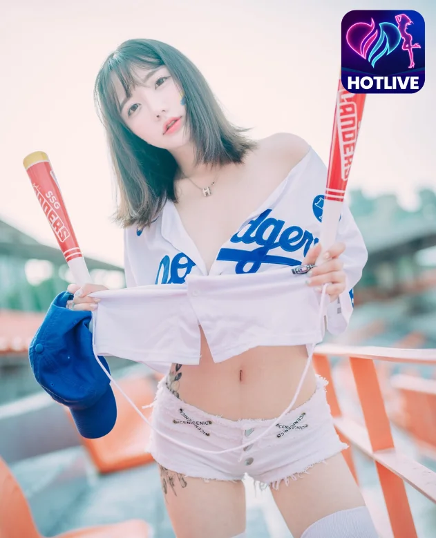 Son Ye-eun-Hotlive