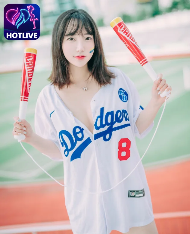 Son Ye-eun-Hotlive